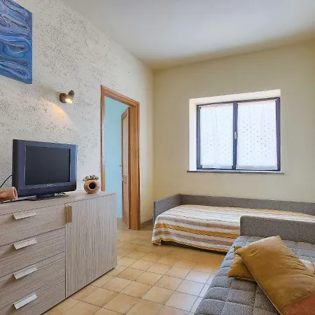 Bruna.8 Apartamento